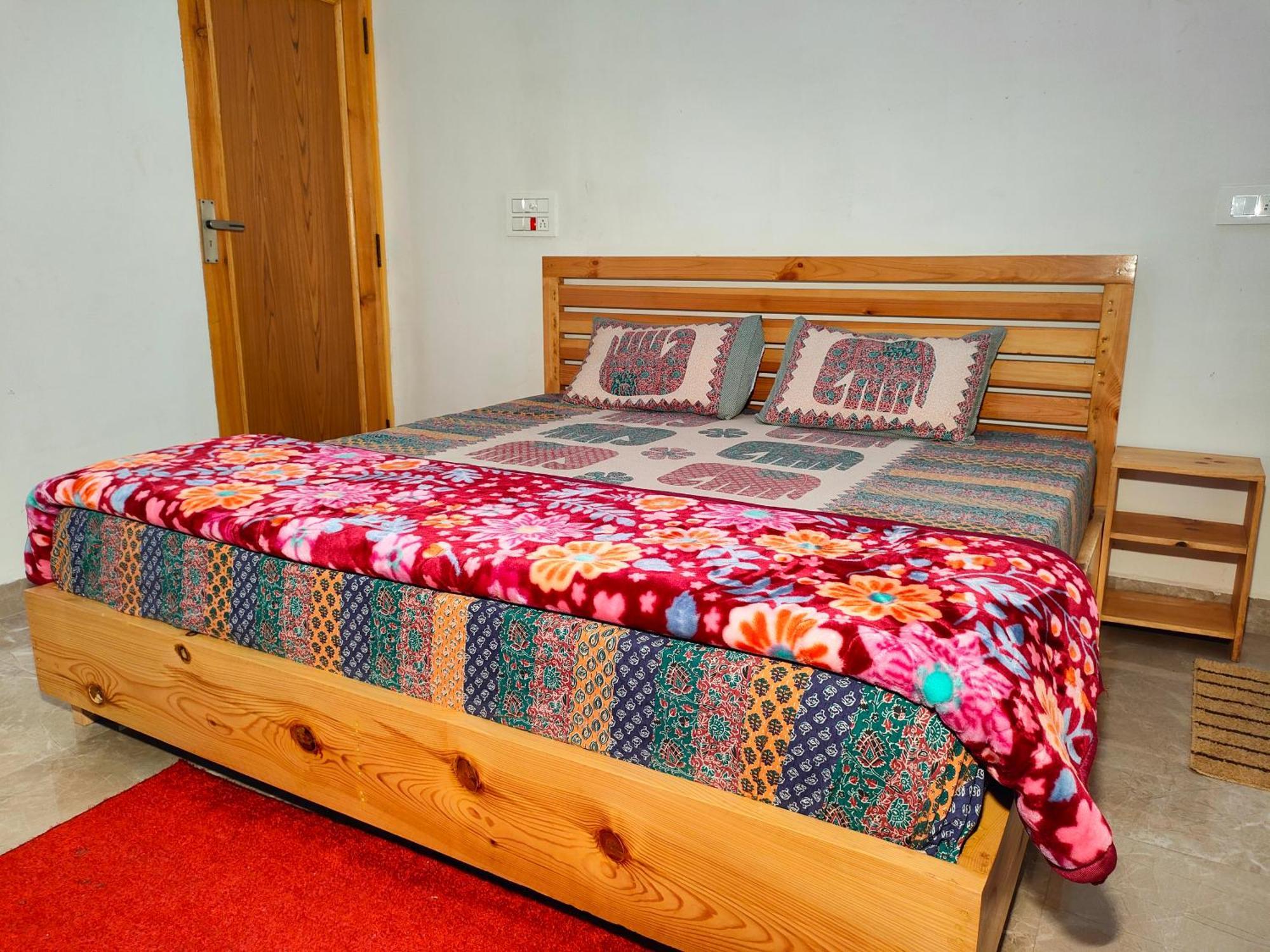 Travelodge Homestay Bīr المظهر الخارجي الصورة