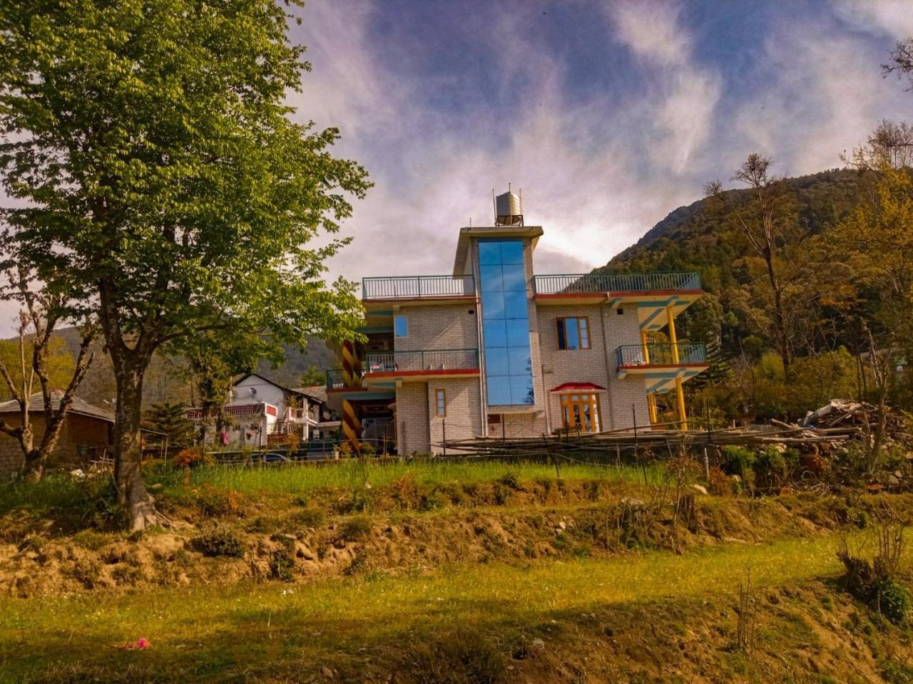 Travelodge Homestay Bīr المظهر الخارجي الصورة